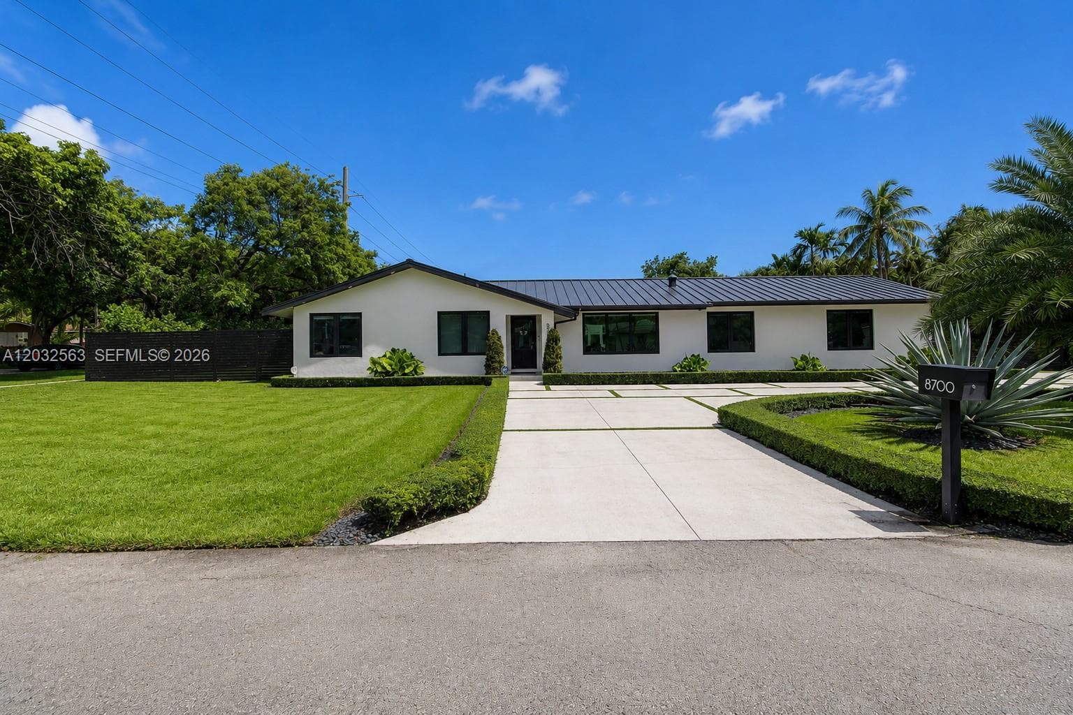 8700 SW 175th St, Palmetto Bay, FL 33157 — zdjęcie 2