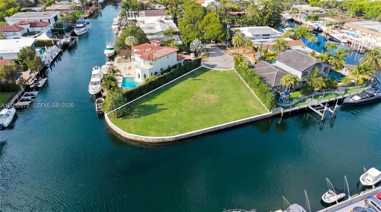 13305 Biscayne Island Ter, North Miami, FL 33181 — zdjęcie 2