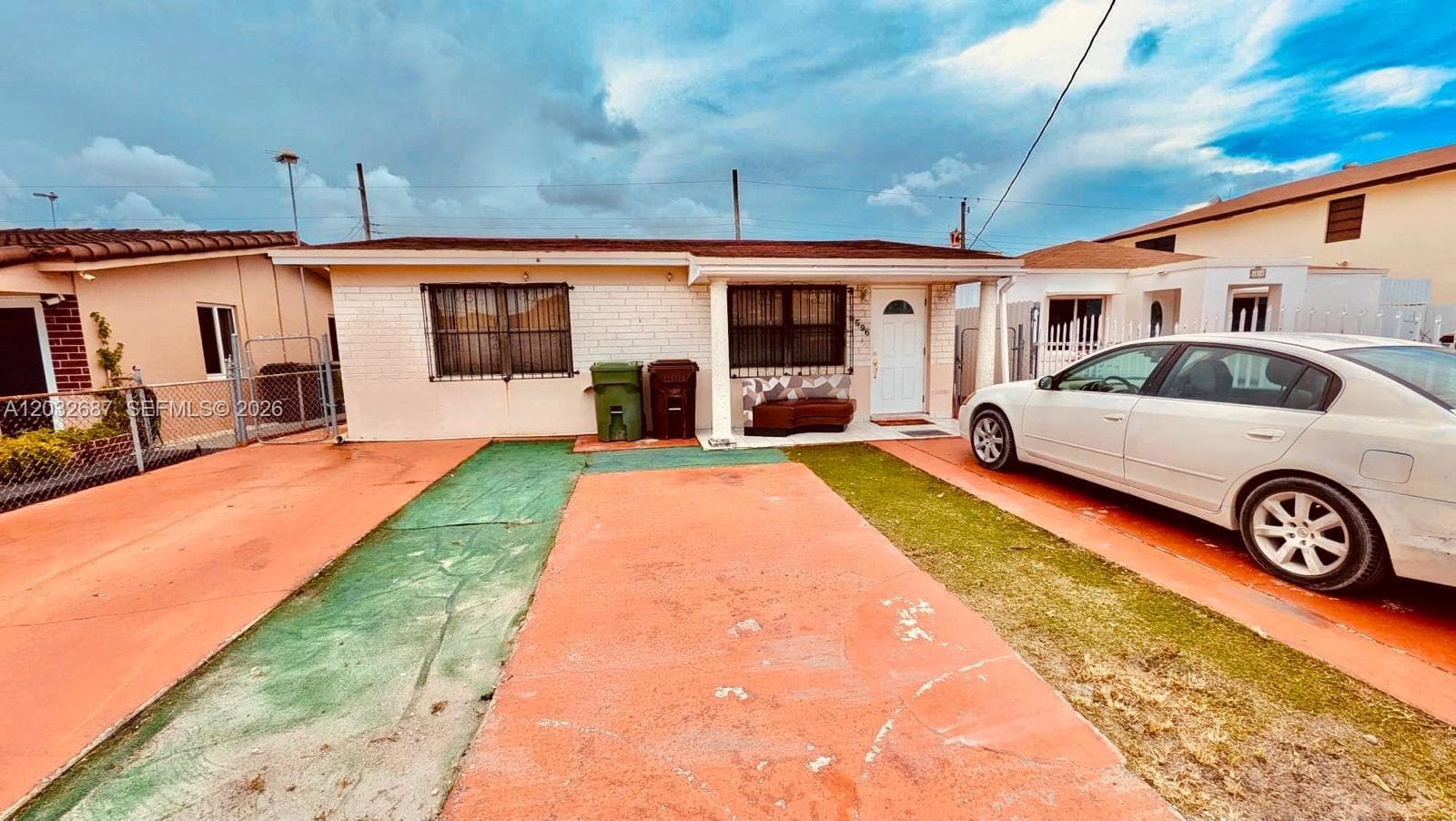 4596 E 8th Ct, Hialeah, FL 33013 — zdjęcie 2