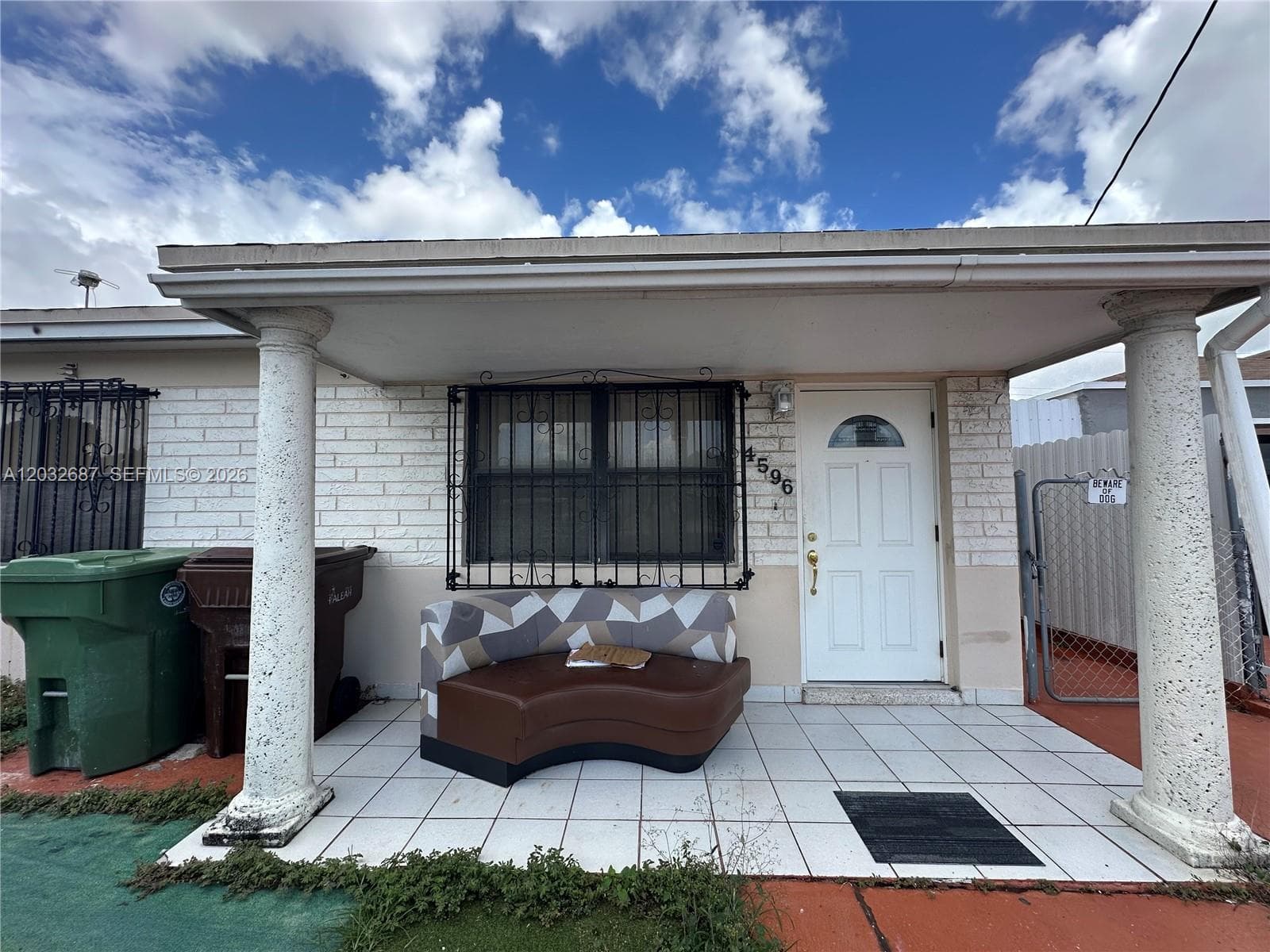 4596 E 8th Ct, Hialeah, FL 33013 — zdjęcie 3
