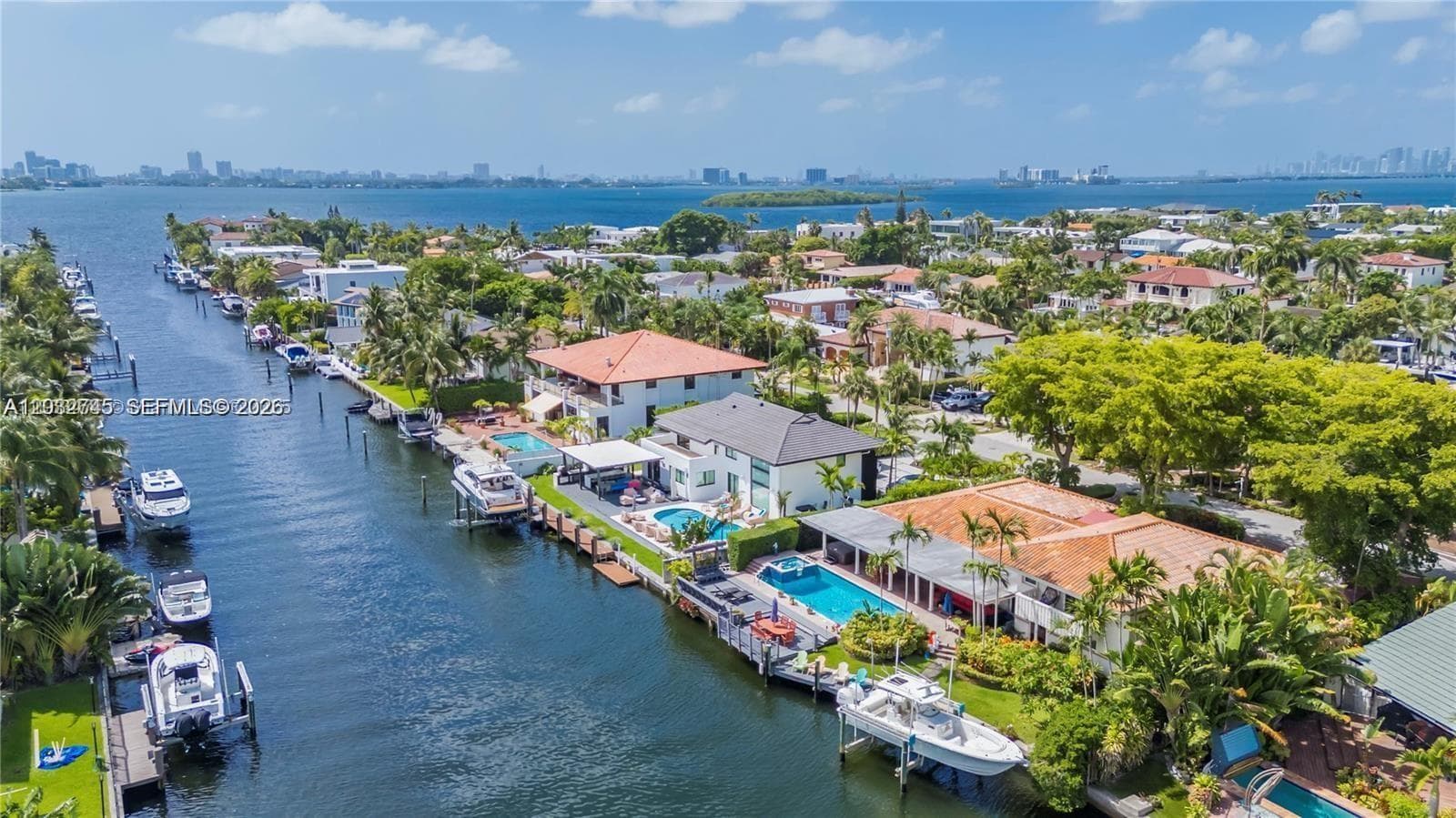 2015 NE 120th Rd, North Miami, FL 33181 — zdjęcie 2