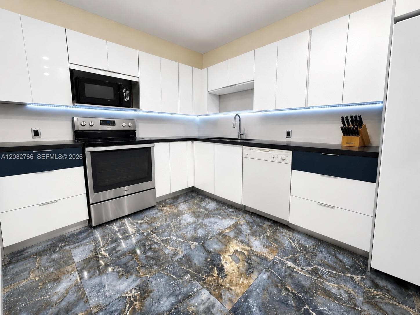 4200 Hillcrest Dr # 403, Hollywood, FL 33021 — zdjęcie 2