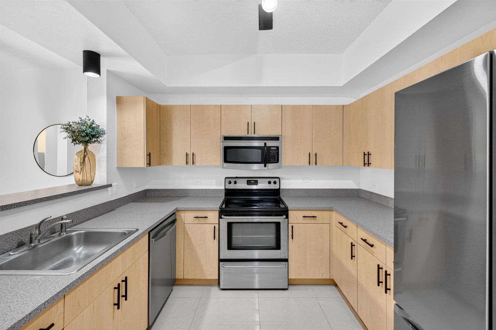 533 NE 3rd Avenue # 125, Fort Lauderdale, FL 33301 — zdjęcie 3