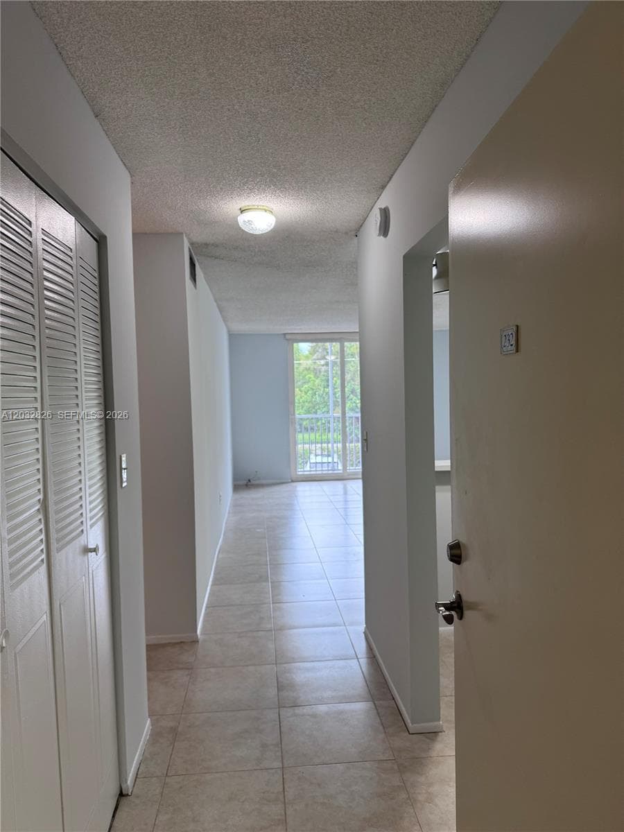 16950 W Dixie Hwy A232 Hwy # 232, North Miami Beach, FL 33160 — zdjęcie 2