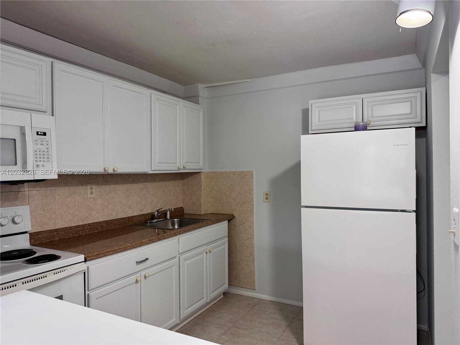 16950 W Dixie Hwy A232 Hwy # 232, North Miami Beach, FL 33160 — zdjęcie 3