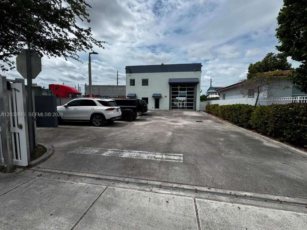 10810 NW 22nd St, Sweetwater, FL 33172 — zdjęcie 2