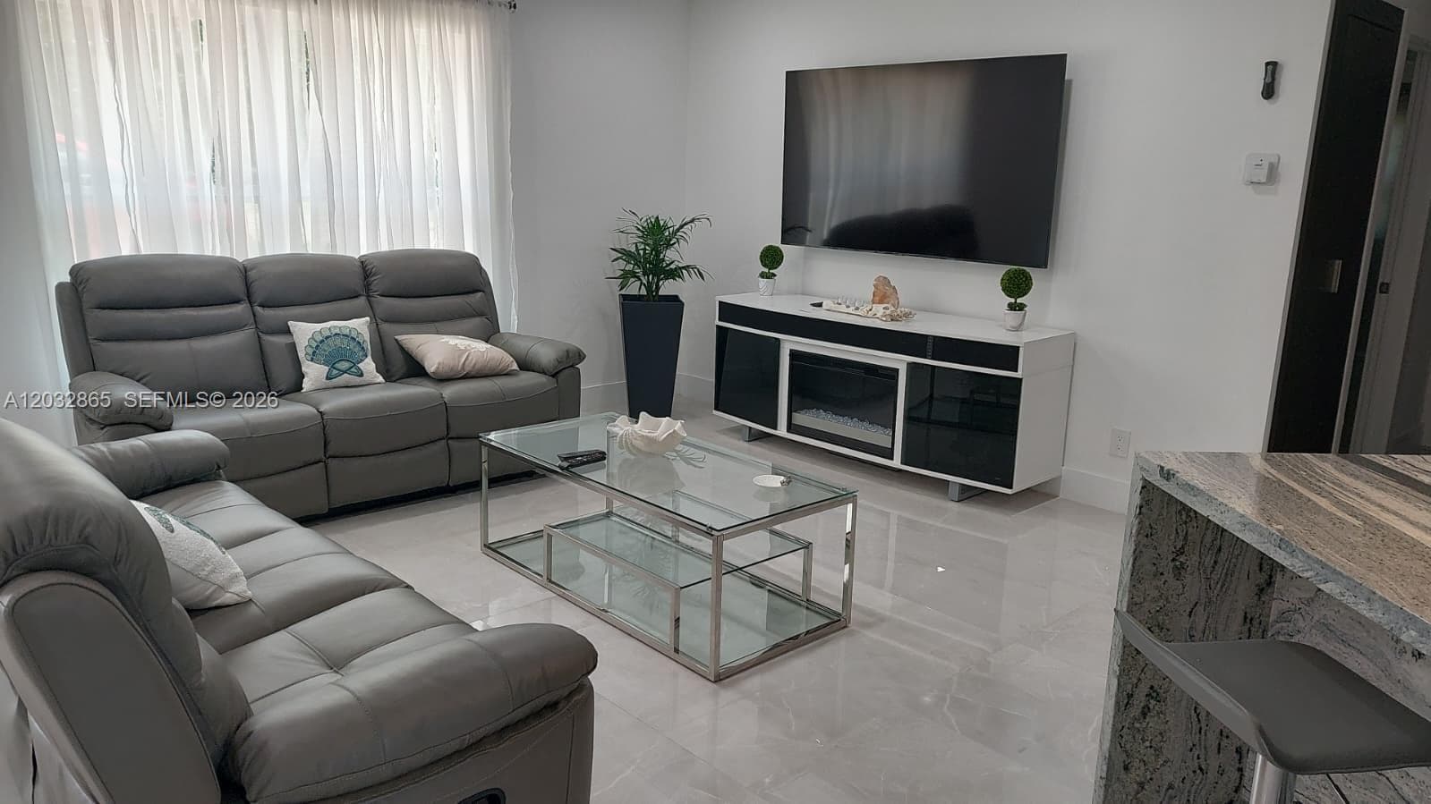 320 SE 15 PL, Cape Coral, FL 33990 — zdjęcie 5