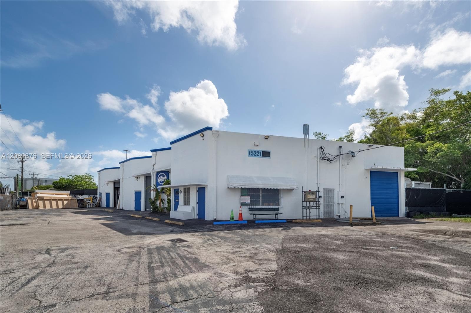15221 NE 21st Ave, North Miami Beach, FL 33162 — zdjęcie 2