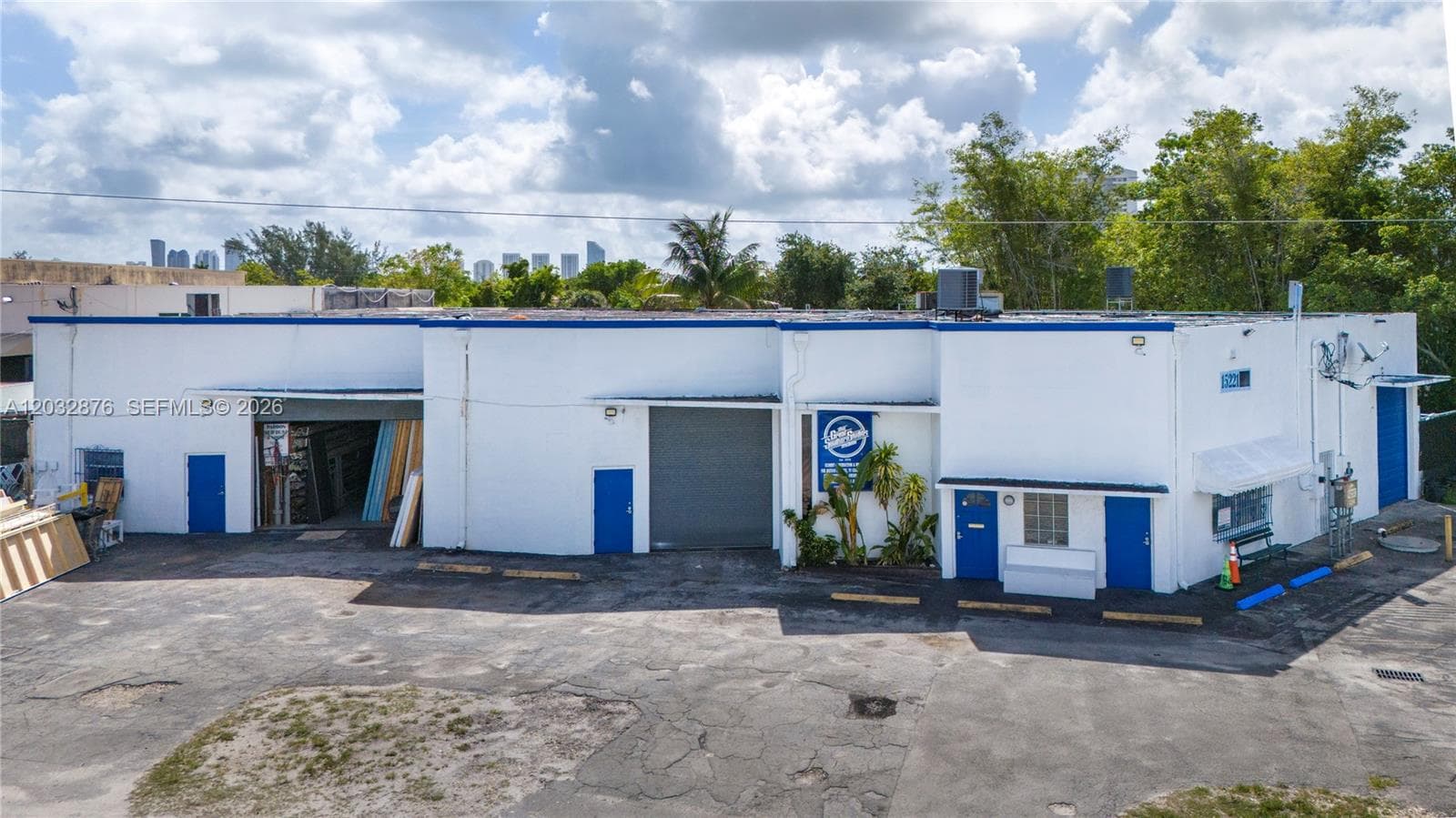 15221 NE 21st Ave, North Miami Beach, FL 33162 — zdjęcie 5