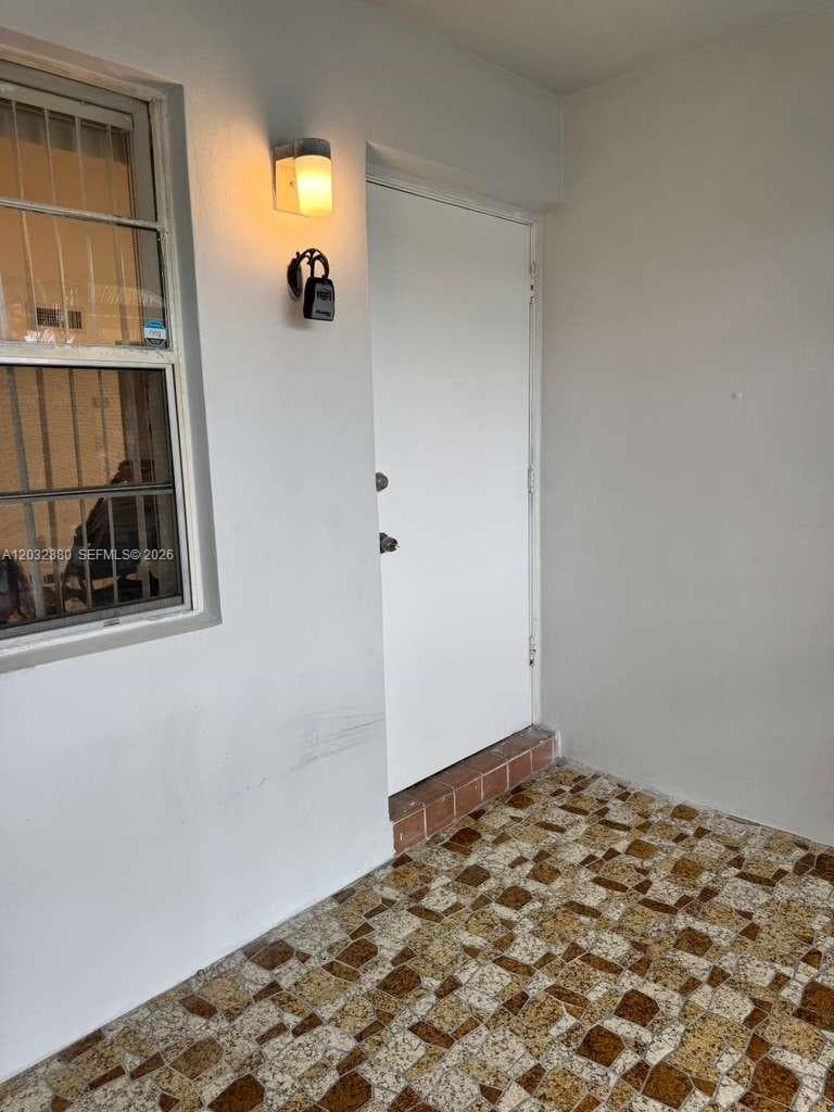 705 NE 2nd St # 11, Hallandale Beach, FL 33009 — zdjęcie 3