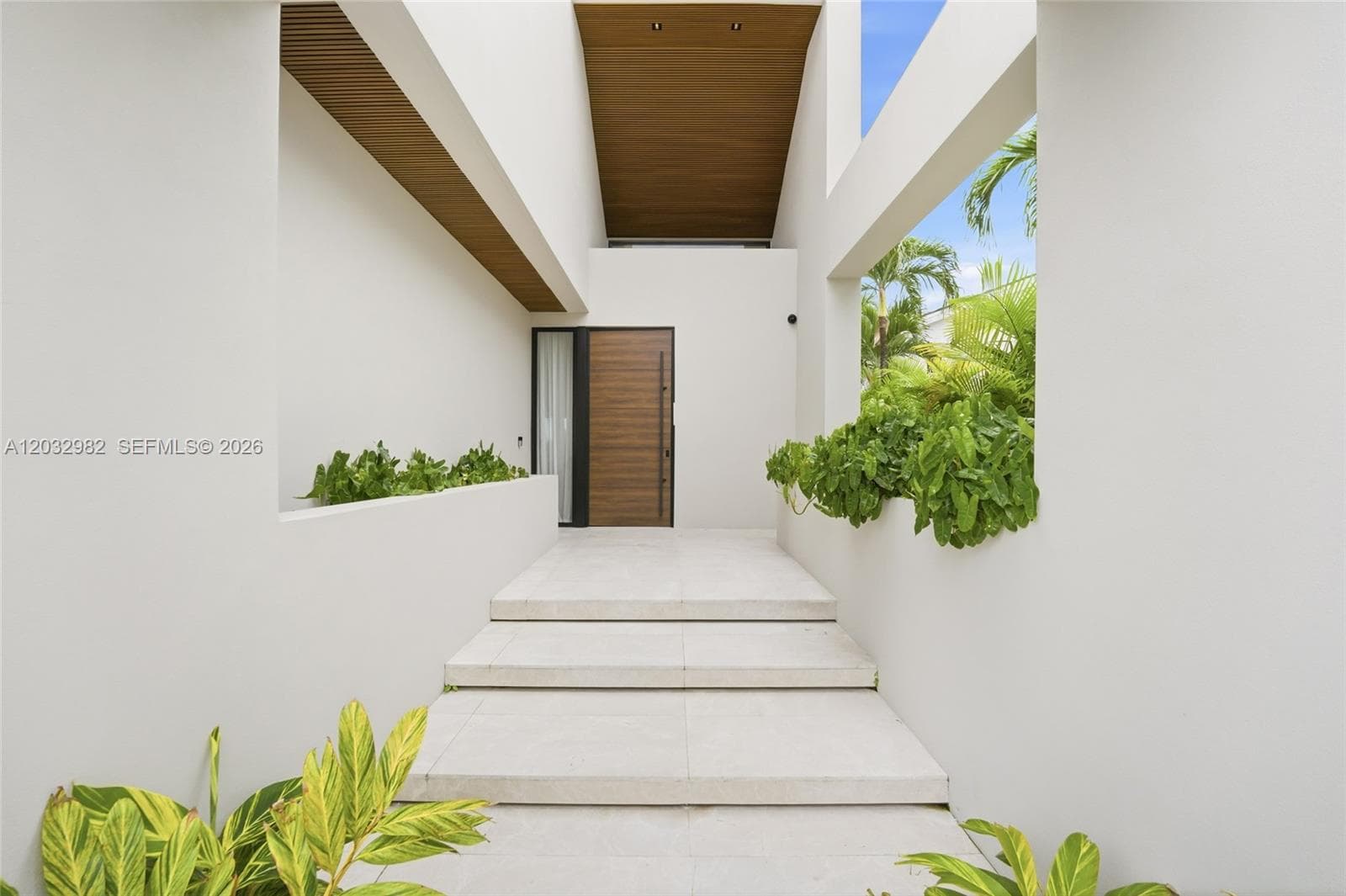1050 Stillwater Dr, Miami Beach, FL 33141 — zdjęcie 5
