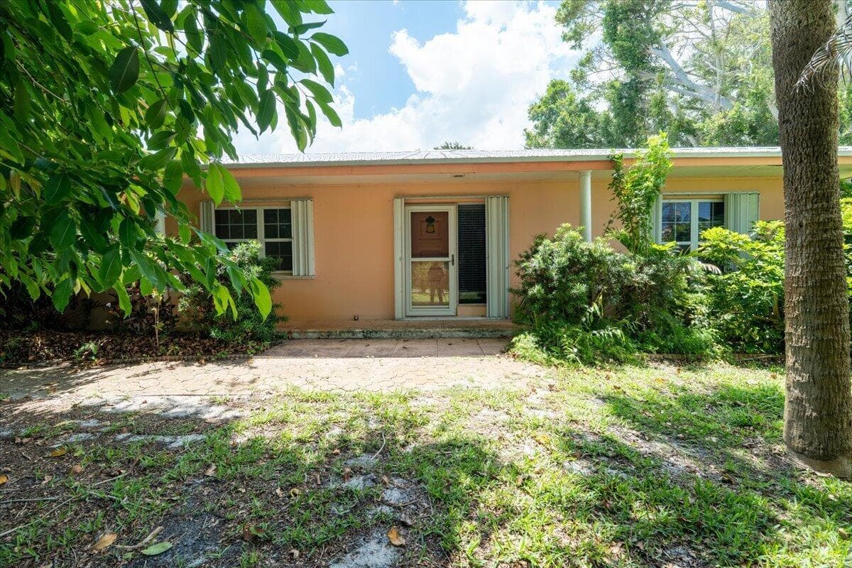 105 Sheridan Lane, Jensen Beach, FL 34957 — zdjęcie 3