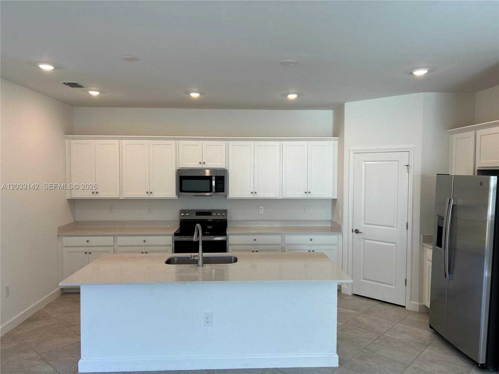20483 Copperhead DR, Lehigh Acres, FL 33936 — zdjęcie 4