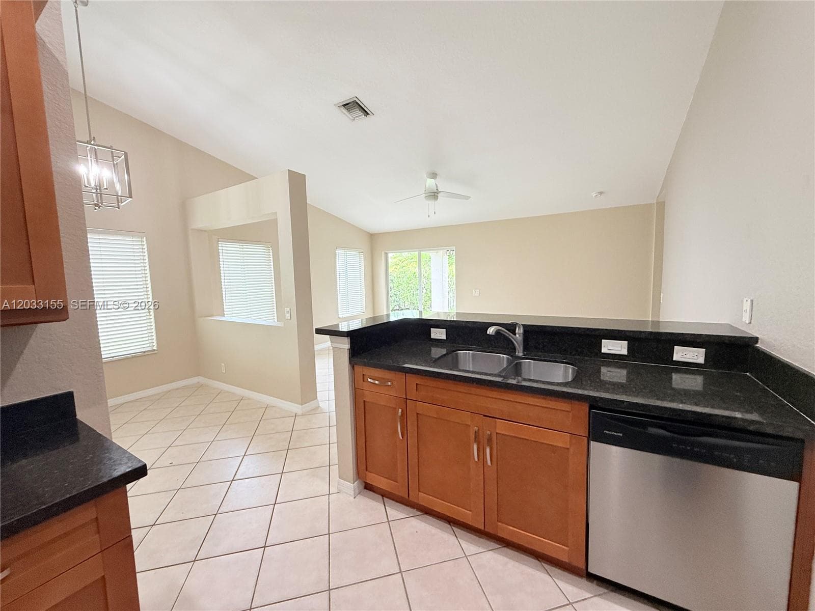 1530 Canary Island Dr, Weston, FL 33327 — zdjęcie 5