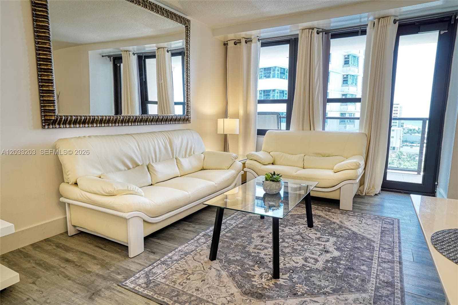 5225 Collins Ave # 1204, Miami Beach, FL 33140 — zdjęcie 2