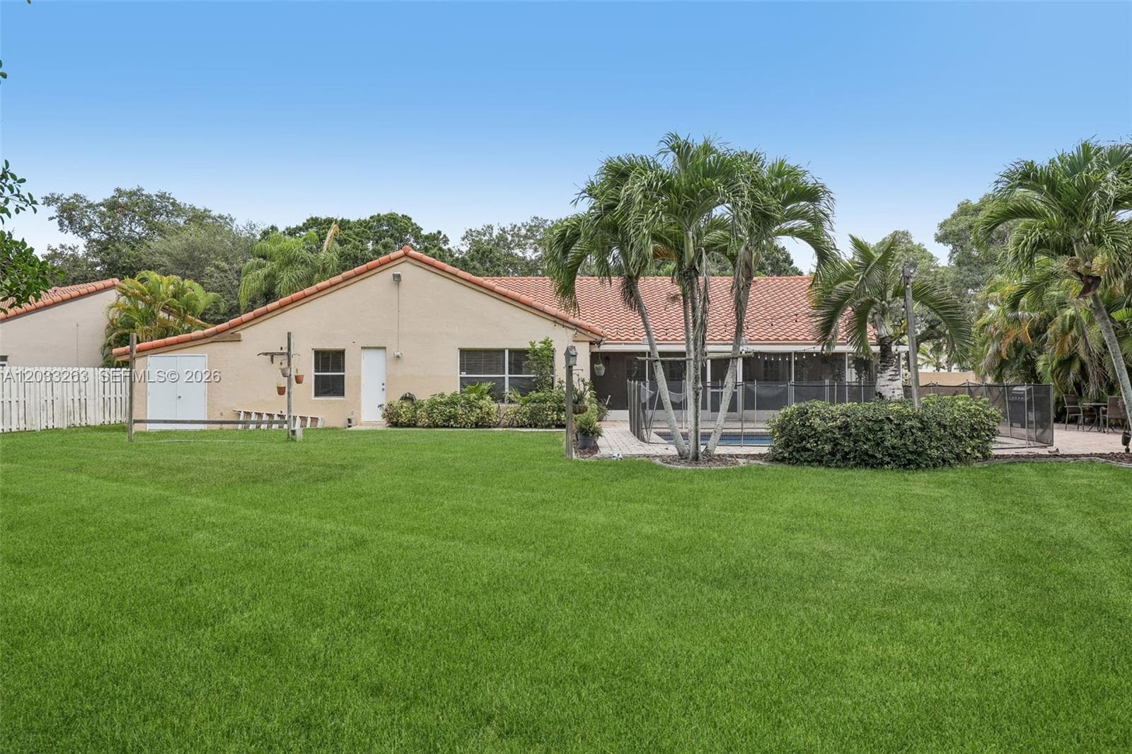 13100 NW 11th Dr, Sunrise, FL 33323 — zdjęcie 3