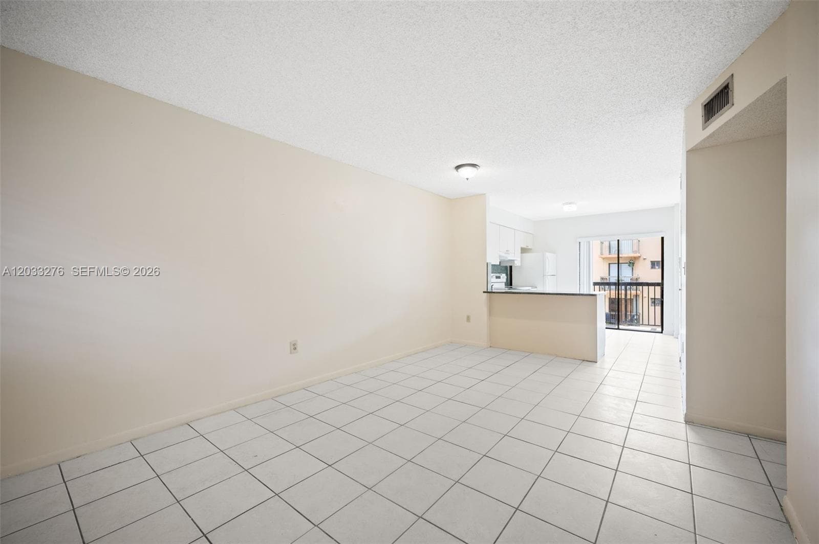 5490 W 21st Ct # 310, Hialeah, FL 33016 — zdjęcie 2