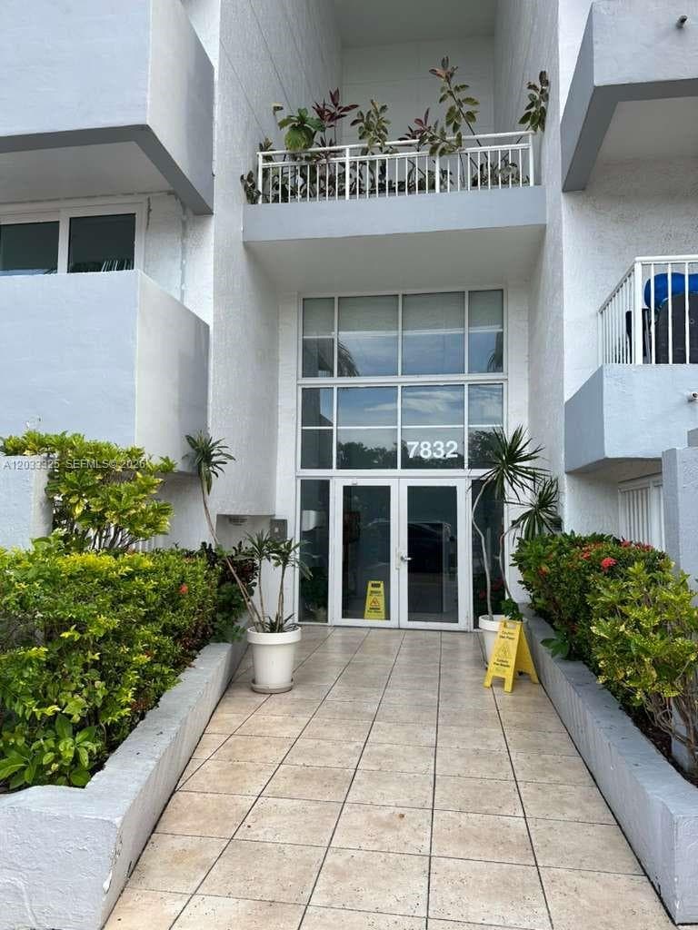 7832 Collins Ave # 406, Miami Beach, FL 33141 — zdjęcie 2