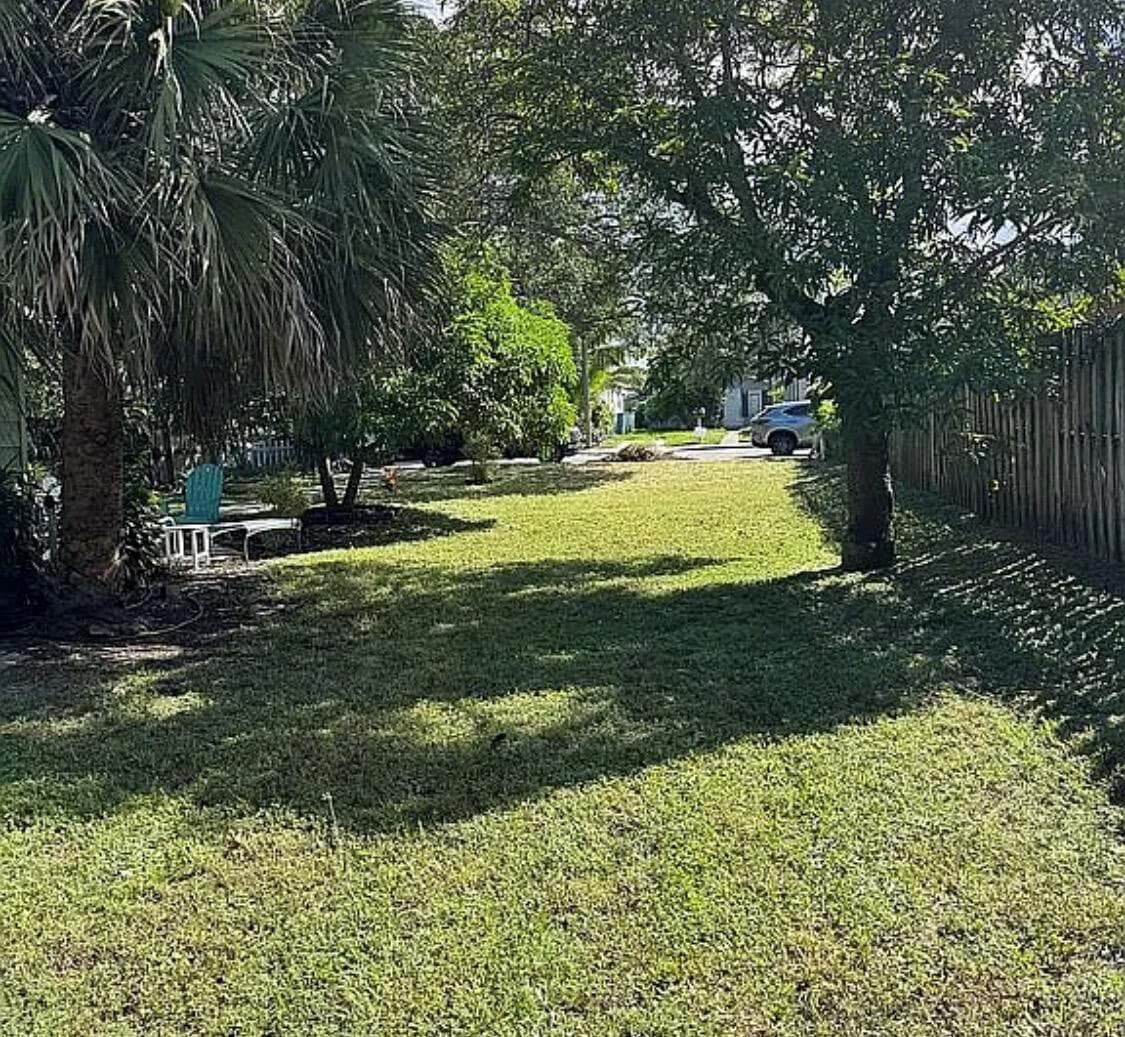 211 N E Street, FL 33460 — zdjęcie 2