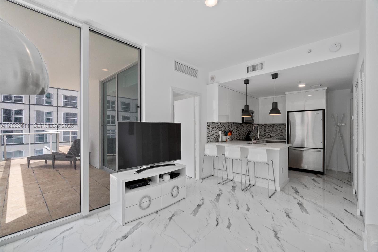 300 S Biscayne Blvd # T-1411, Miami, FL 33131 — zdjęcie 2