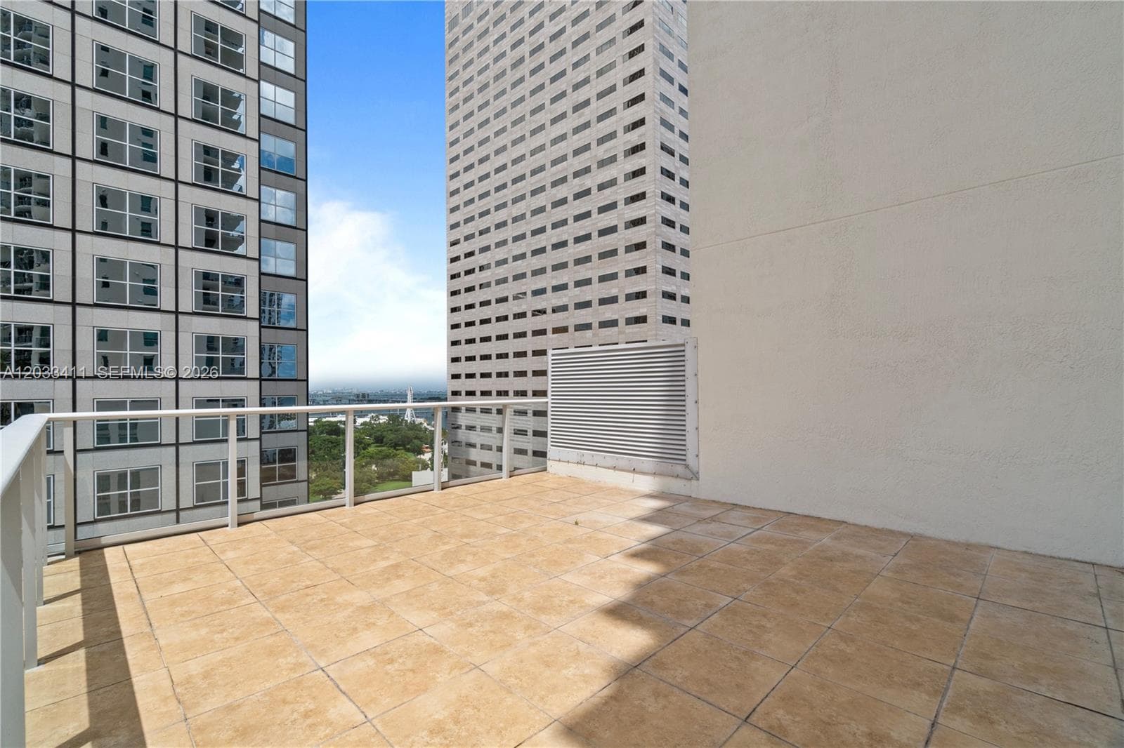300 S Biscayne Blvd # T-1411, Miami, FL 33131 — zdjęcie 4
