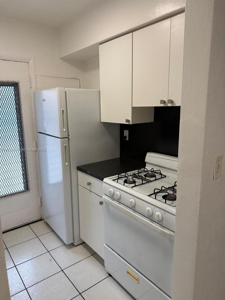 16851 NE 18th Ave # 106, North Miami Beach, FL 33162 — zdjęcie 3