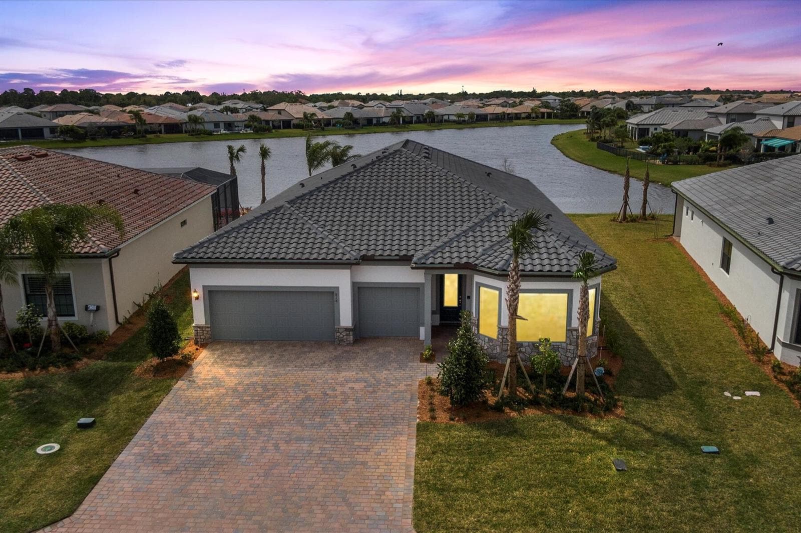 818 SE Courances Drive, Port St. Lucie, FL 34984 — zdjęcie 2