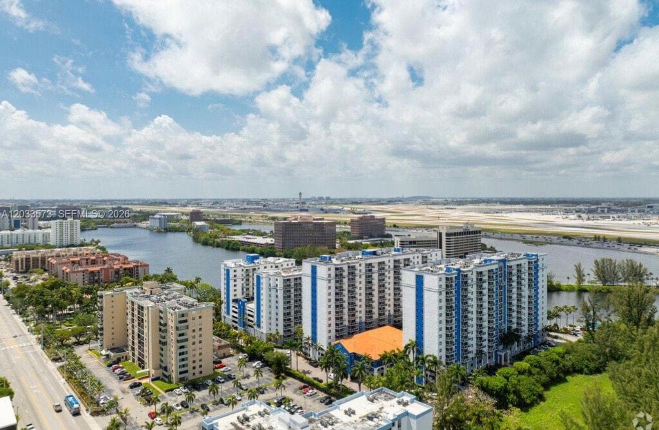 5091 NW 7th St # 906, Miami, FL 33126 — zdjęcie 2