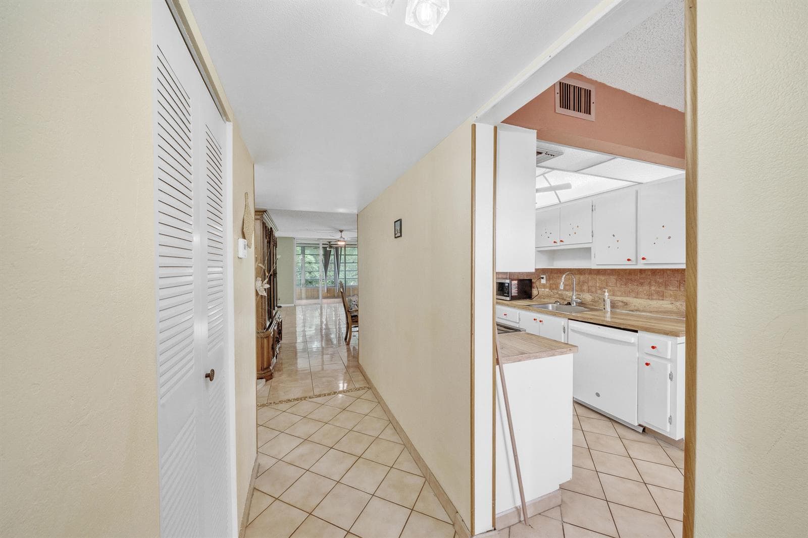 3070 NW 48th Terrace # 405, Lauderdale Lakes, FL 33313 — zdjęcie 5