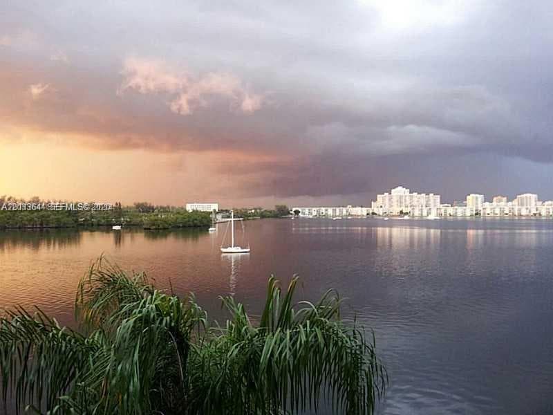 16546 NE 26th Ave # 4C, North Miami Beach, FL 33160 — zdjęcie 2