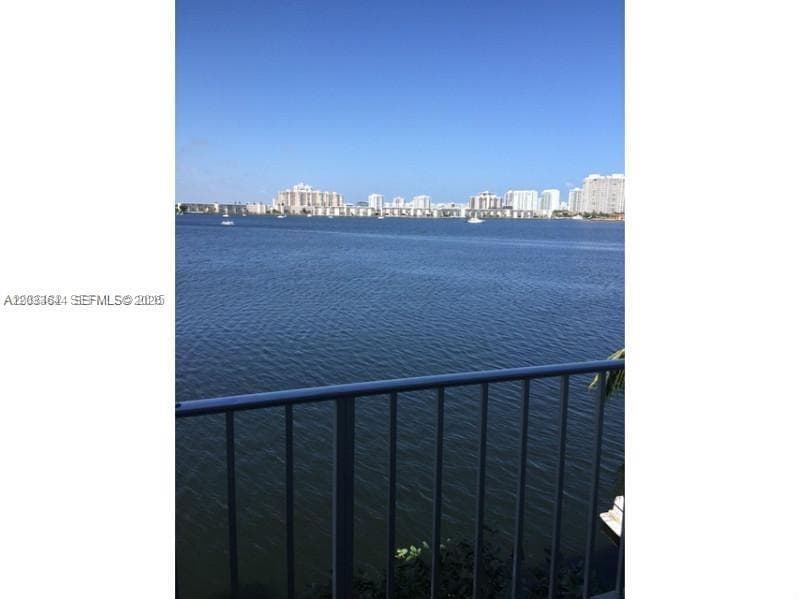 16546 NE 26th Ave # 4C, North Miami Beach, FL 33160 — zdjęcie 3