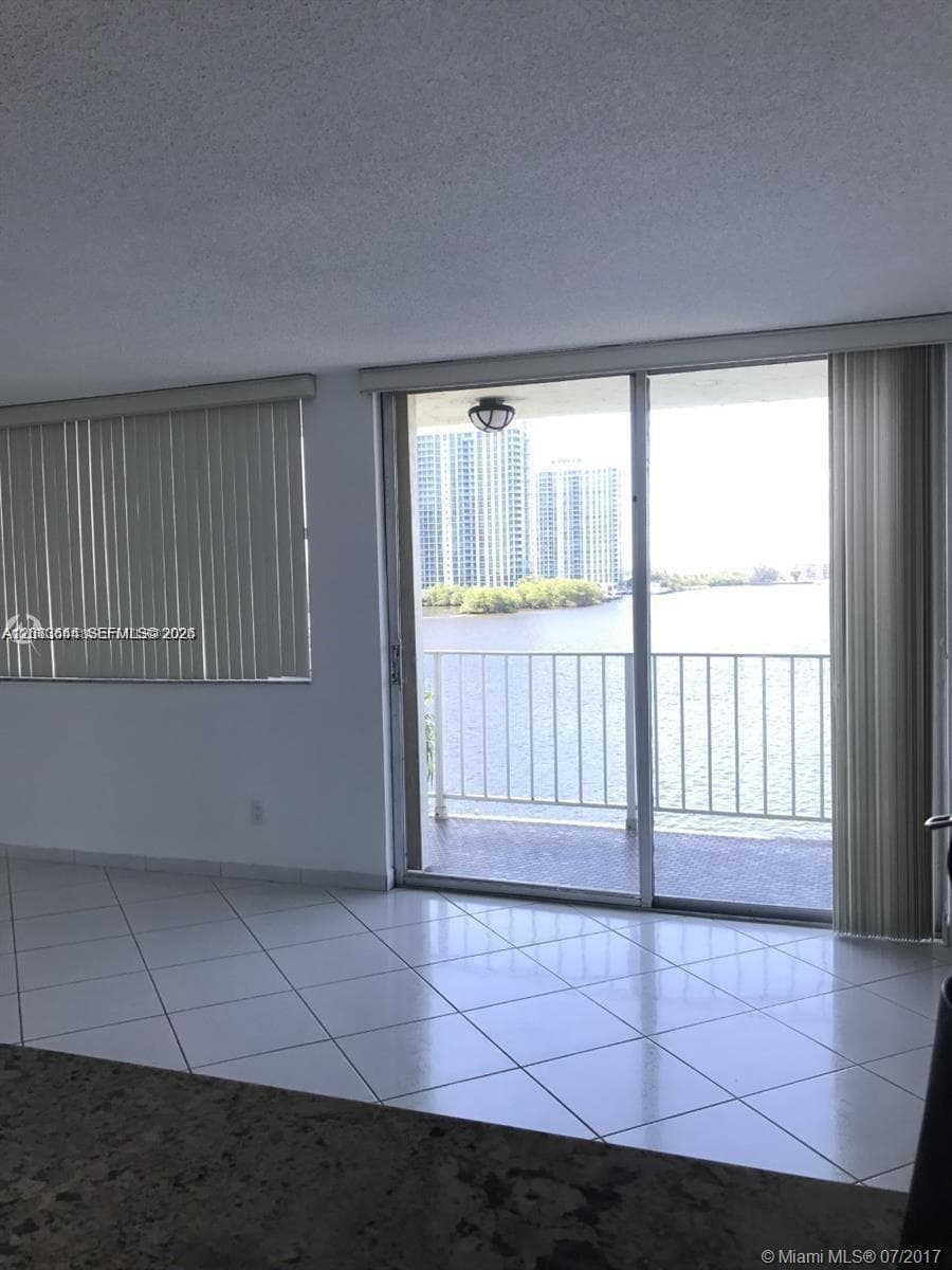 16546 NE 26th Ave # 4C, North Miami Beach, FL 33160 — zdjęcie 5