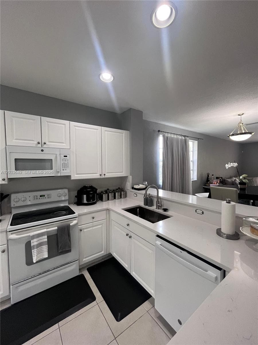 681 NW 42nd Ave, Plantation, FL 33317 — zdjęcie 3