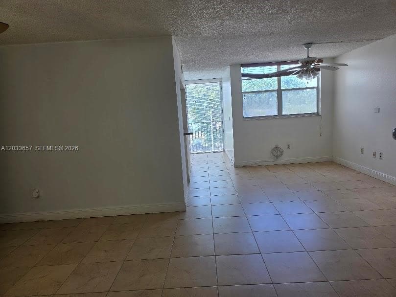 9411 SW 4th St # 303, Miami, FL 33174 — zdjęcie 3