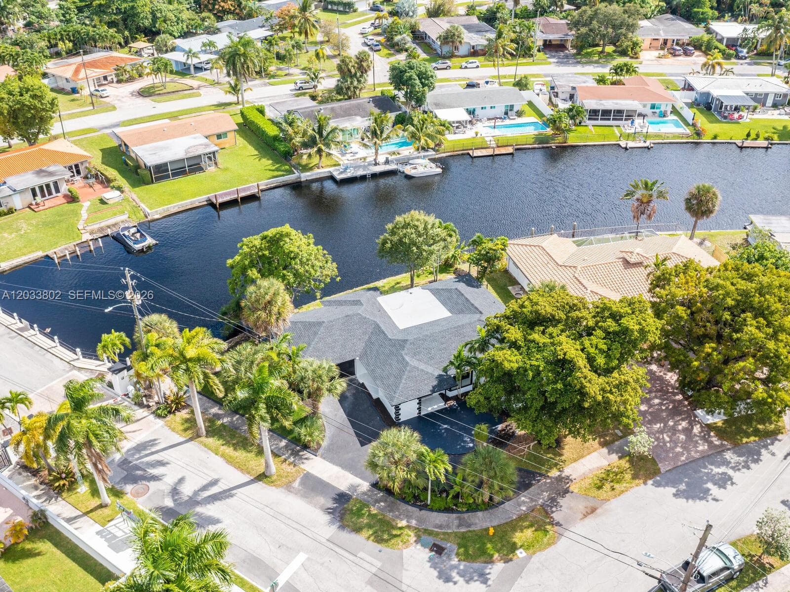 2856 NW 10th Ave, Wilton Manors, FL 33311 — zdjęcie 2