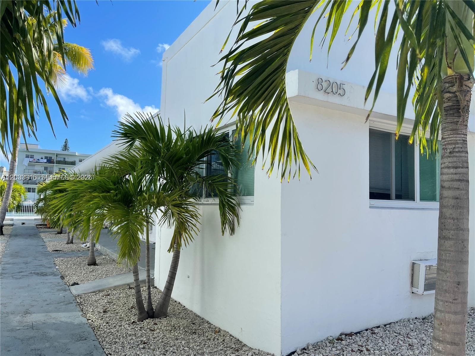 8205 Crespi Blvd # 3, Miami Beach, FL 33141 — zdjęcie 2
