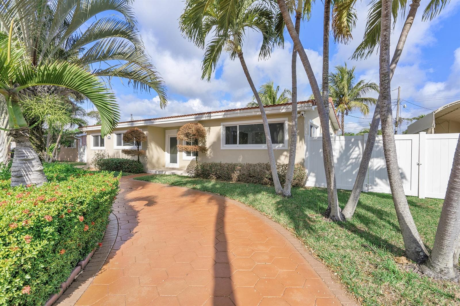 2475 NE 214th Street, Aventura, FL 33180 — zdjęcie 4