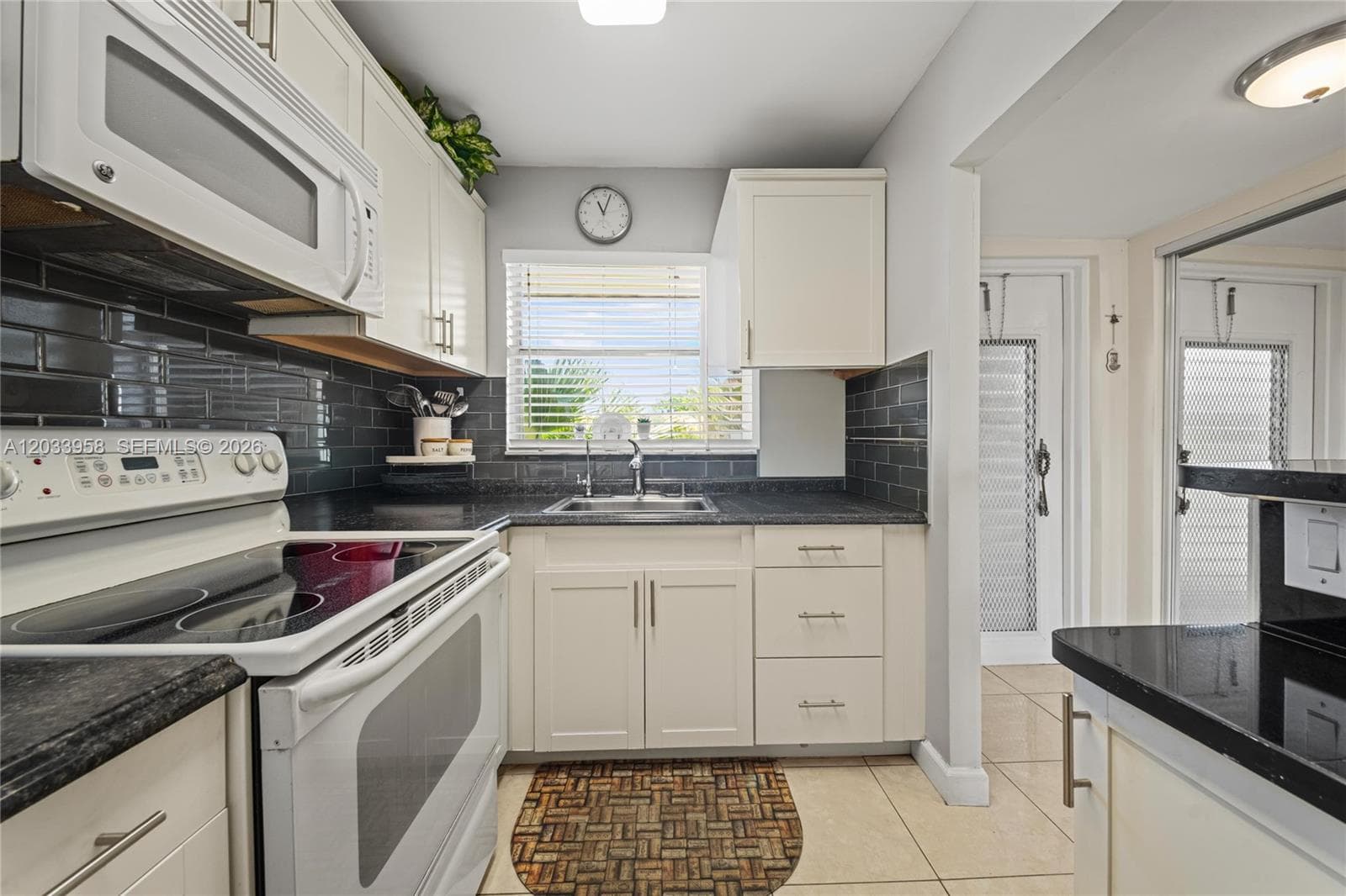 8951 Sunrise Lakes Blvd # 301, Sunrise, FL 33322 — zdjęcie 4