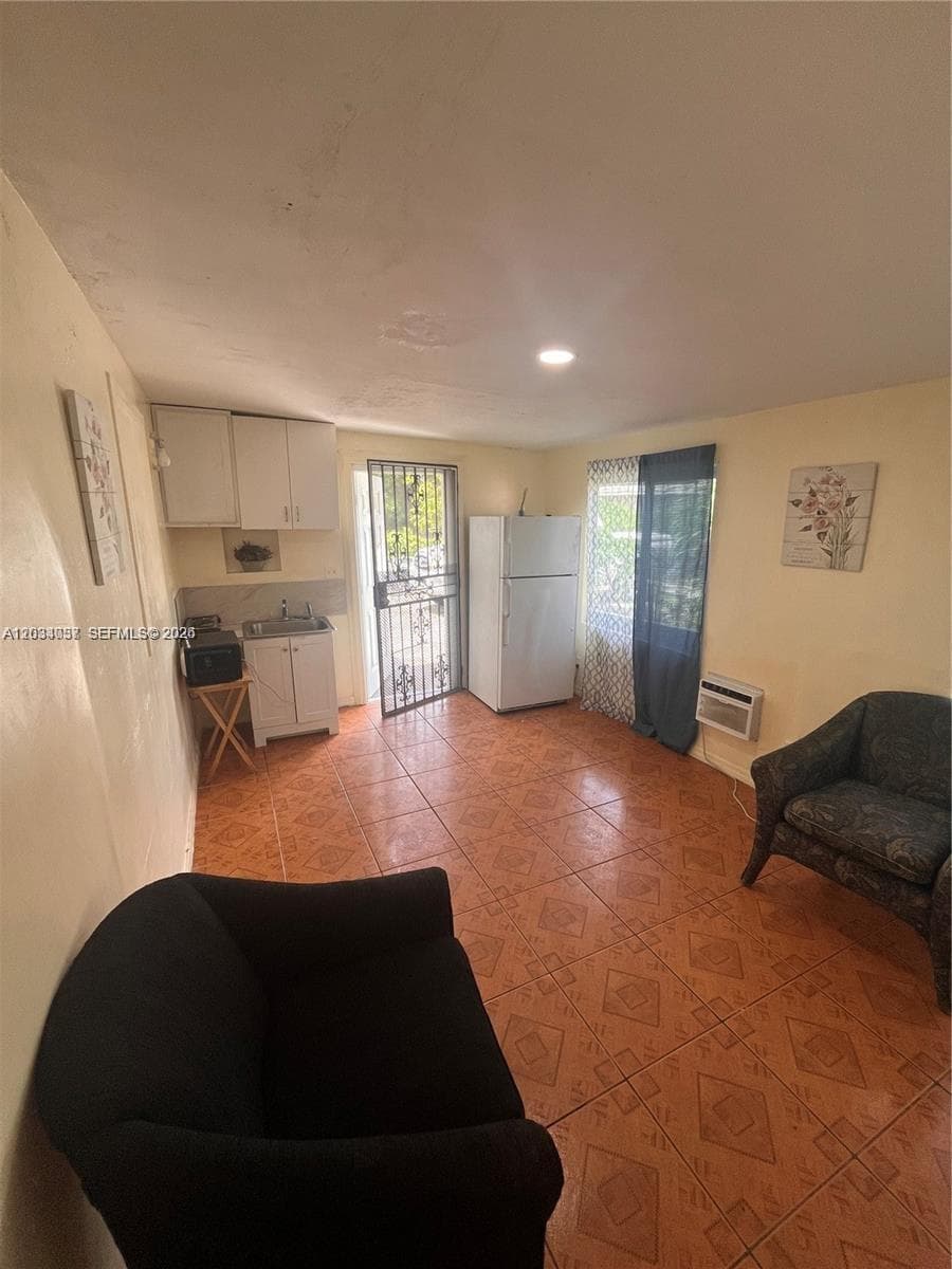 13215 NW 19th Ave # 1, Miami, FL 33167 — zdjęcie 2