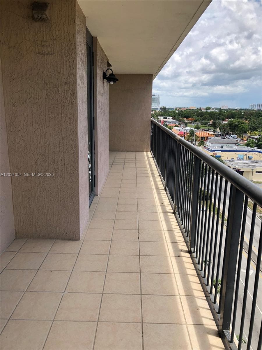 1690 SW 27th Ave # 803, Miami, FL 33145 — zdjęcie 2