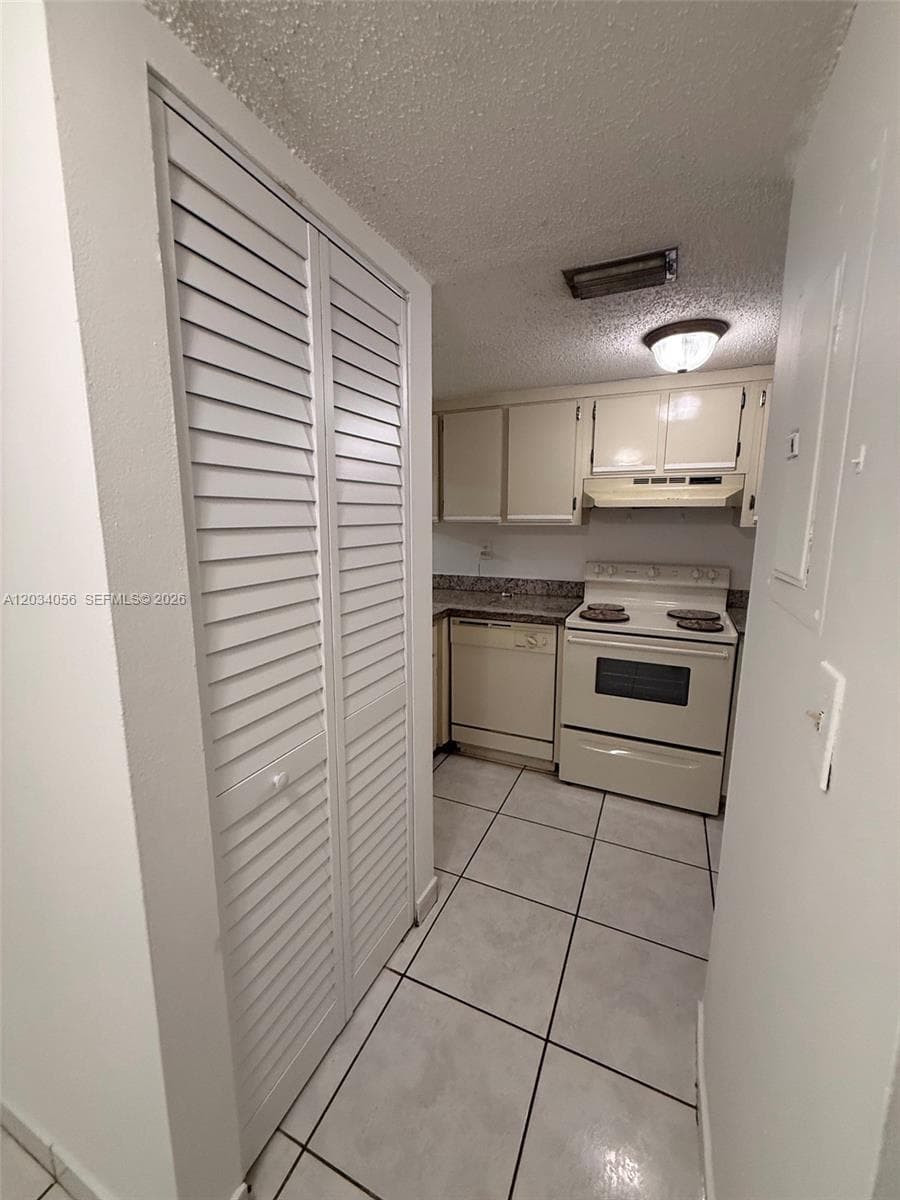 9917 W Okeechobee Rd # 3-510, Hialeah Gardens, FL 33016 — zdjęcie 3