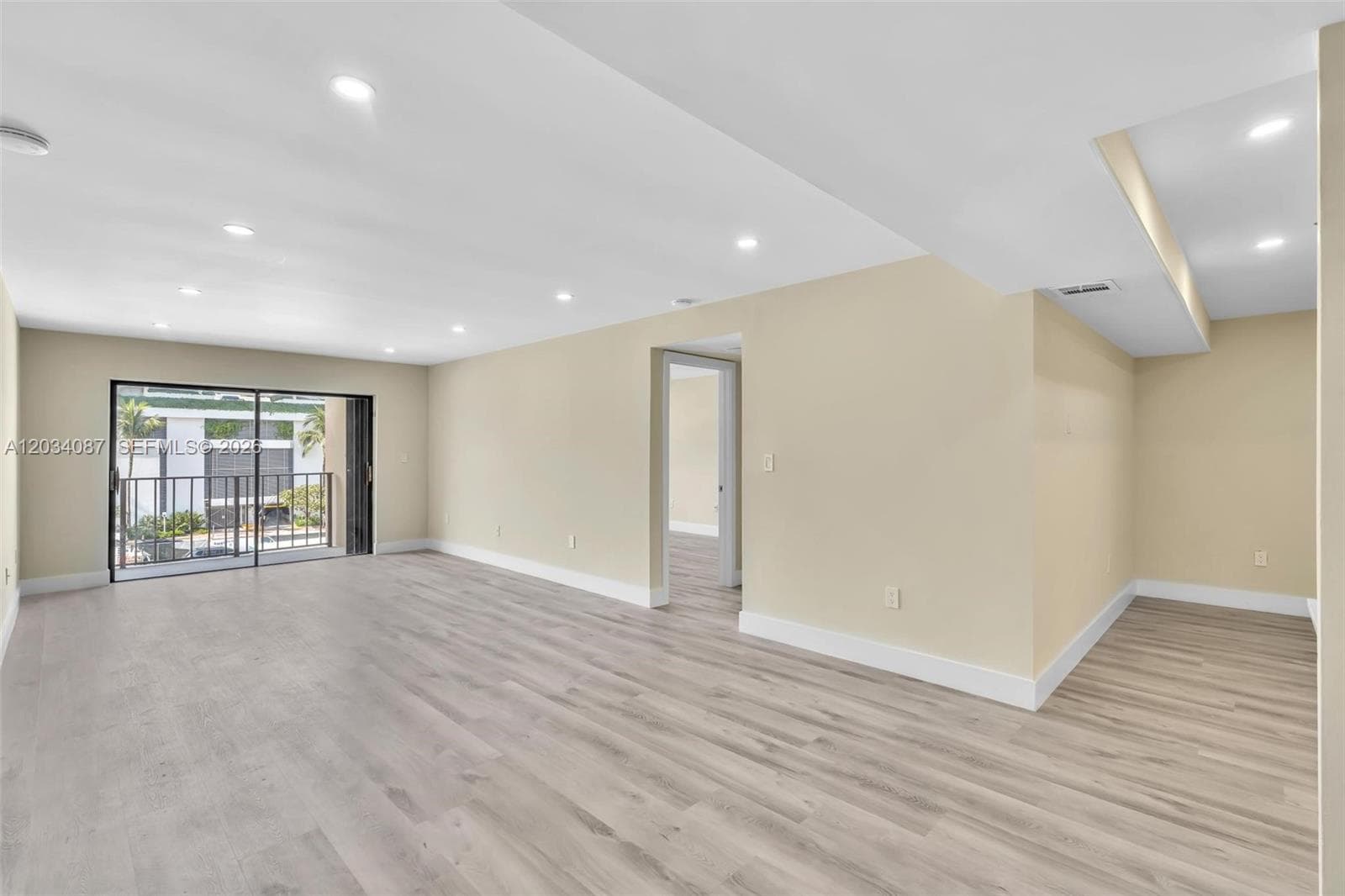 9124 Collins Ave # 304, Surfside, FL 33154 — zdjęcie 2