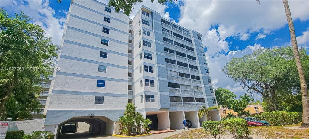 3301 Spanish Moss Terrace # 219, Lauderhill, FL 33319 — zdjęcie 2