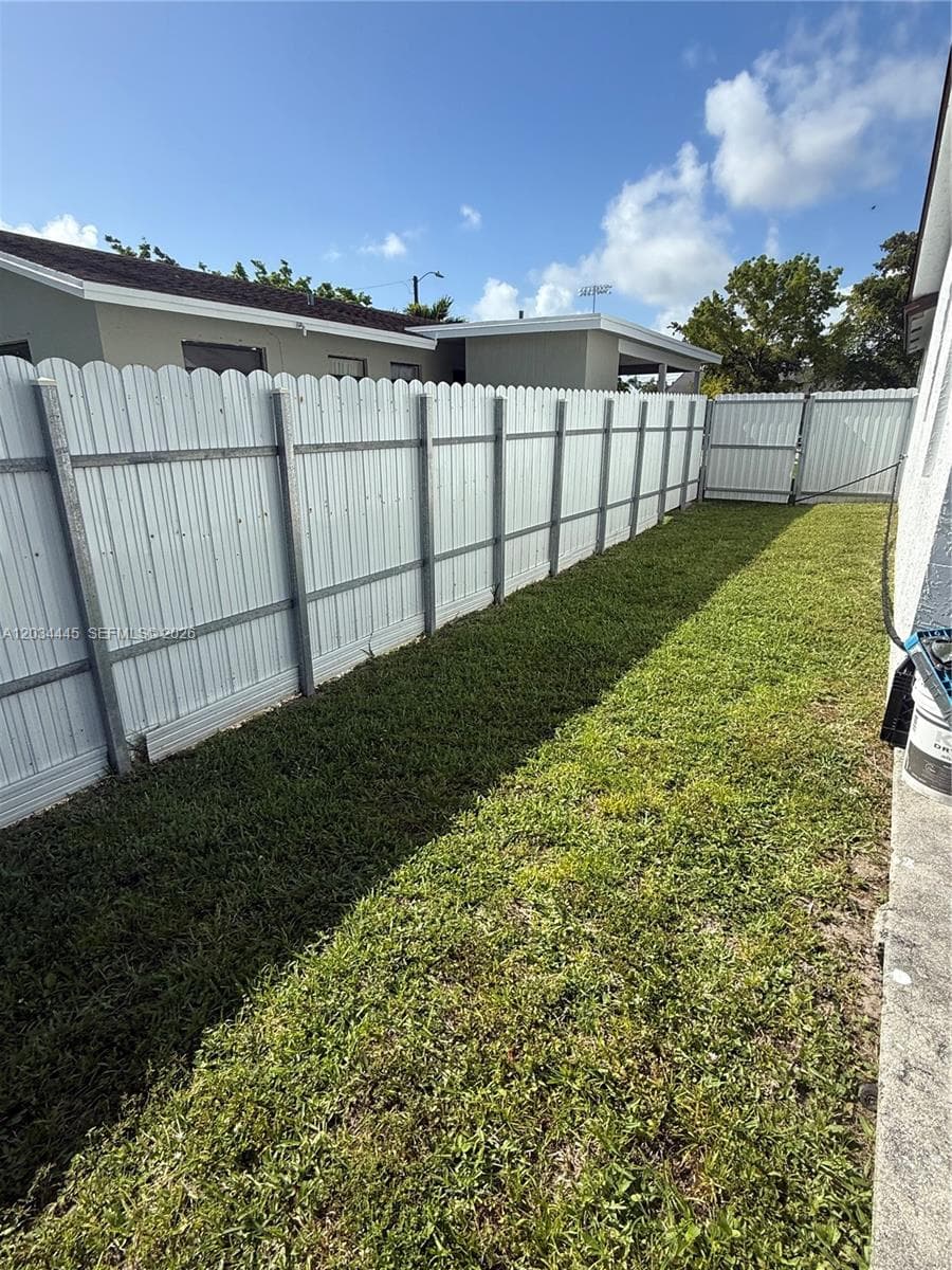 2441 NW 14th St, Fort Lauderdale, FL 33311 — zdjęcie 3
