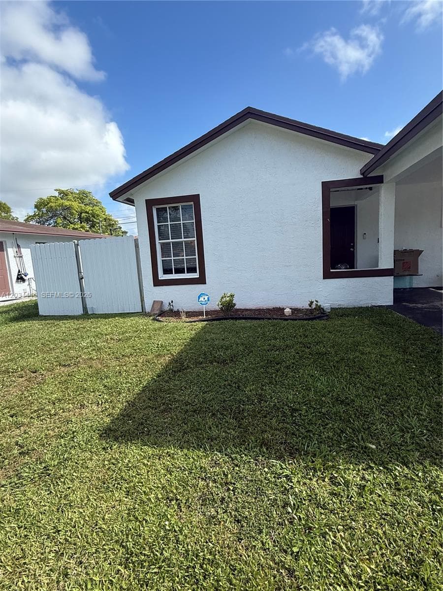 2441 NW 14th St, Fort Lauderdale, FL 33311 — zdjęcie 4