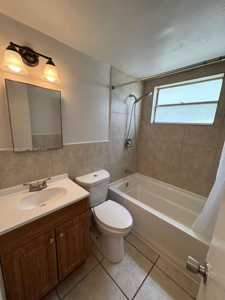 14120 NW 24th Ct # 204, Opa-Locka, FL 33054 — zdjęcie 4