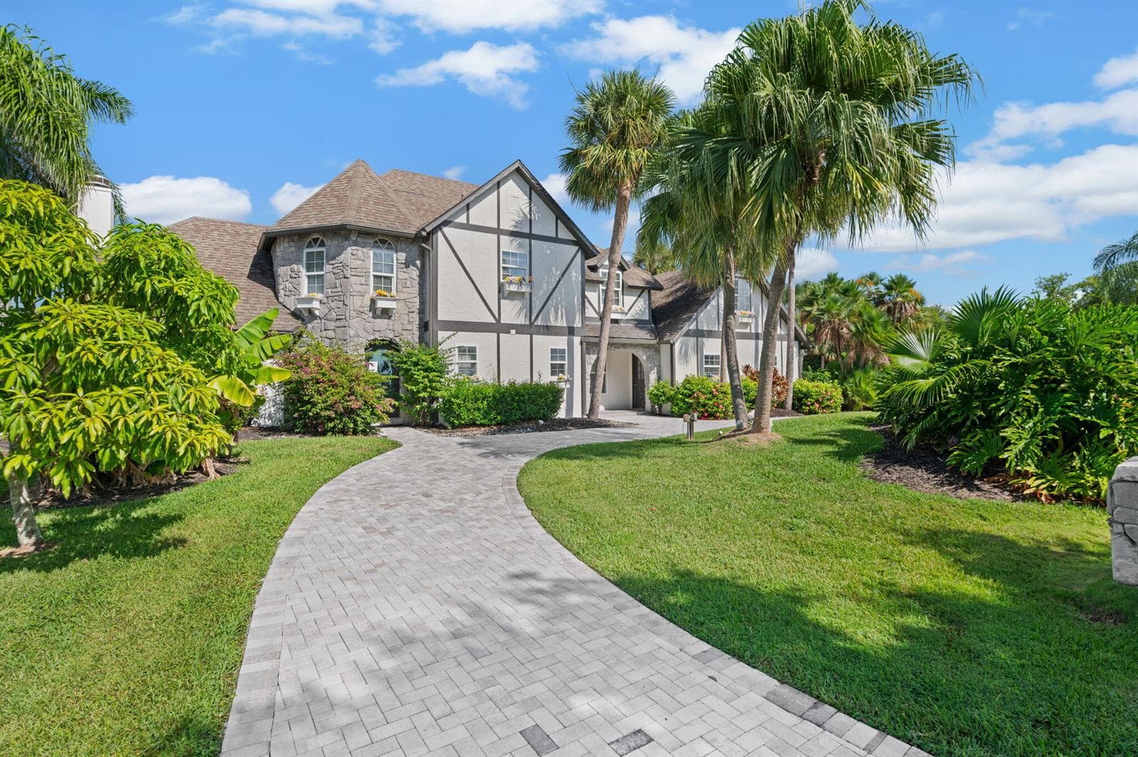 121 Queen Eugenia Court, Hutchinson Island, FL 34949 — zdjęcie 2