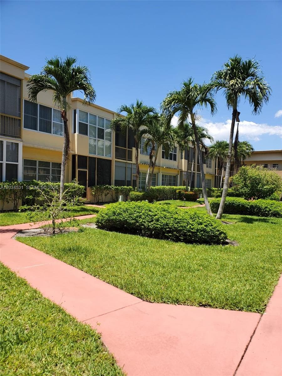 851 NE 14th Ave # 414, Hallandale Beach, FL 33009 — zdjęcie 2