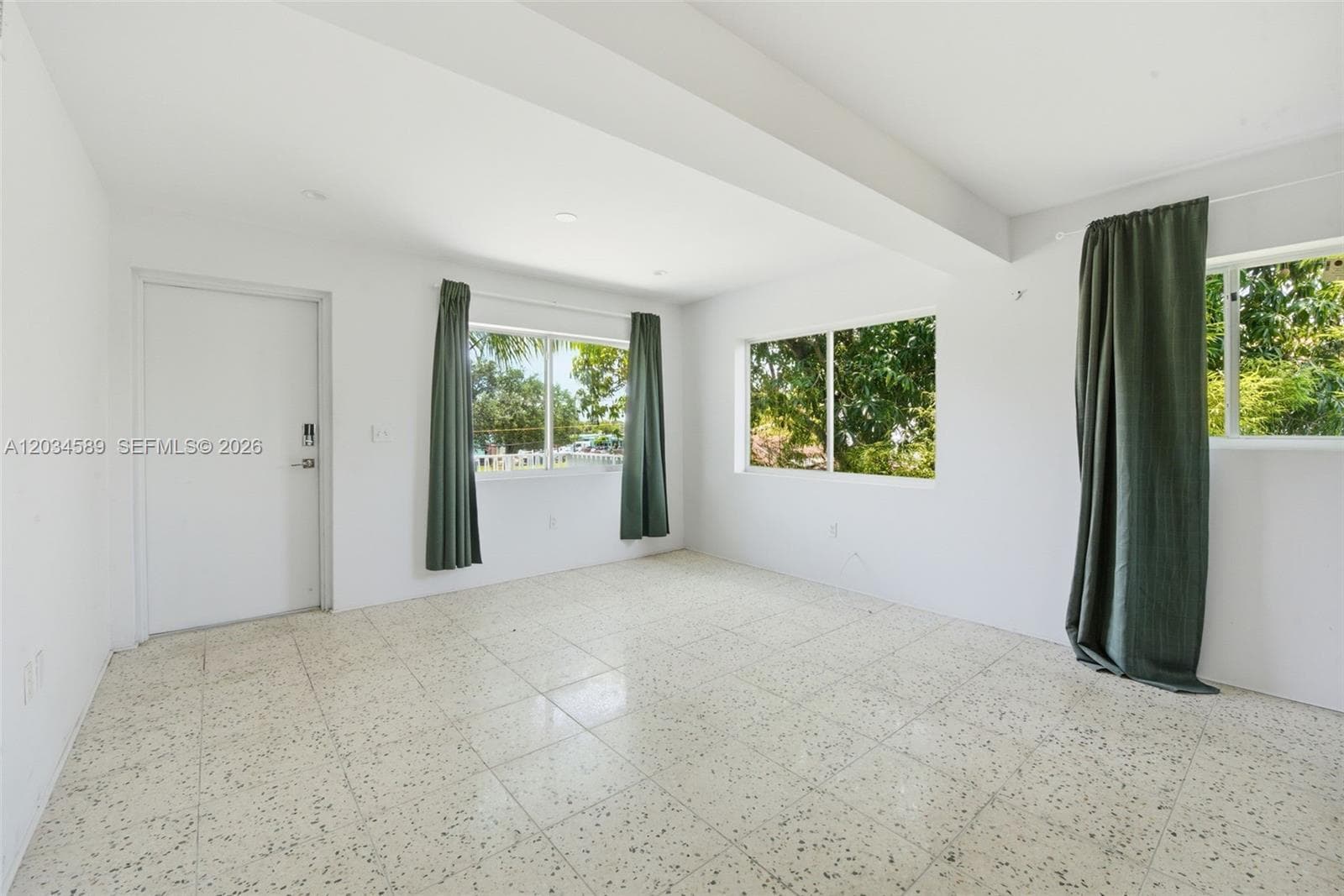 127 NW 74th St # 3, Miami, FL 33150 — zdjęcie 3