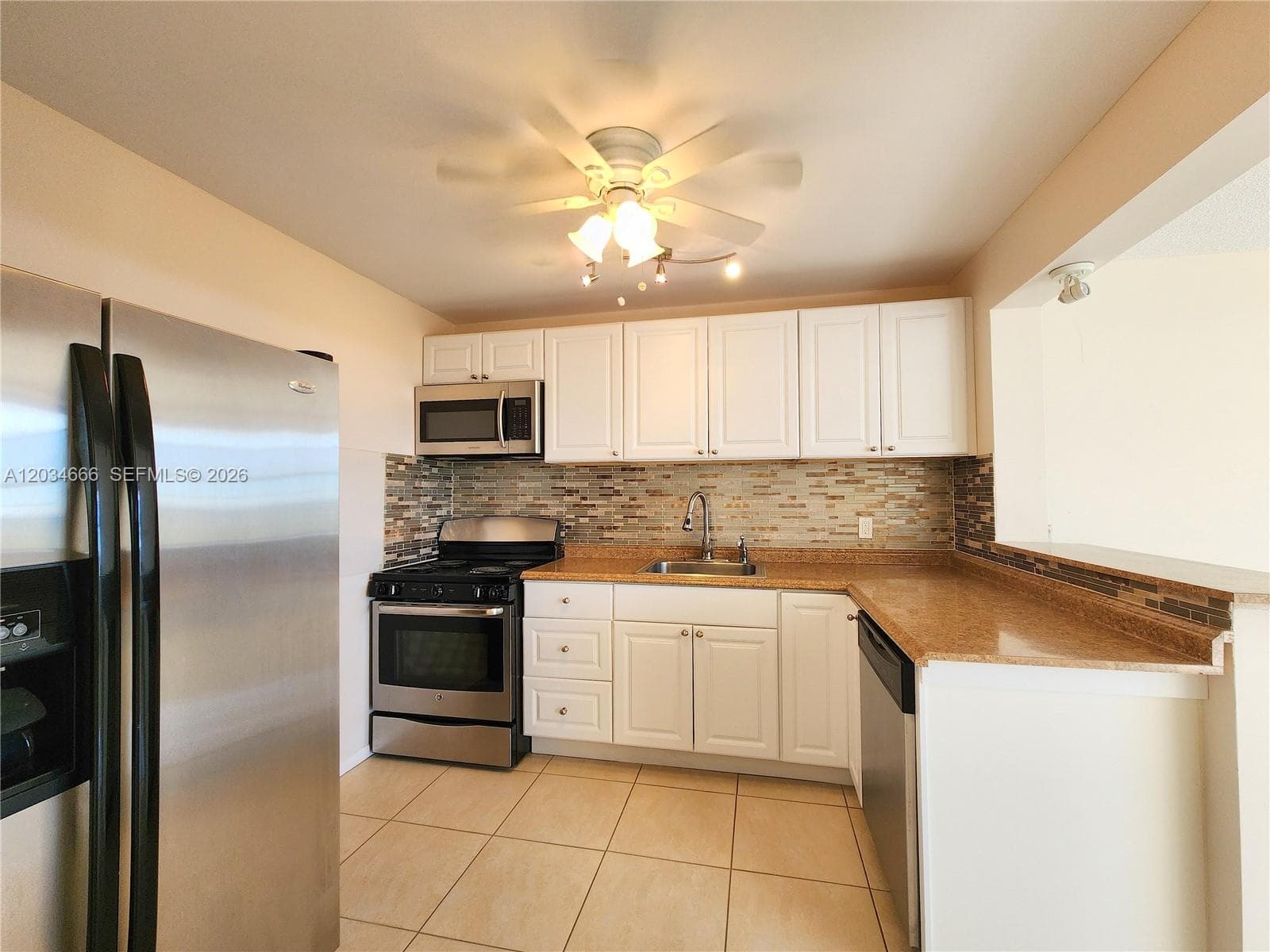 2025 NE 164th St # 503, North Miami Beach, FL 33162 — zdjęcie 3